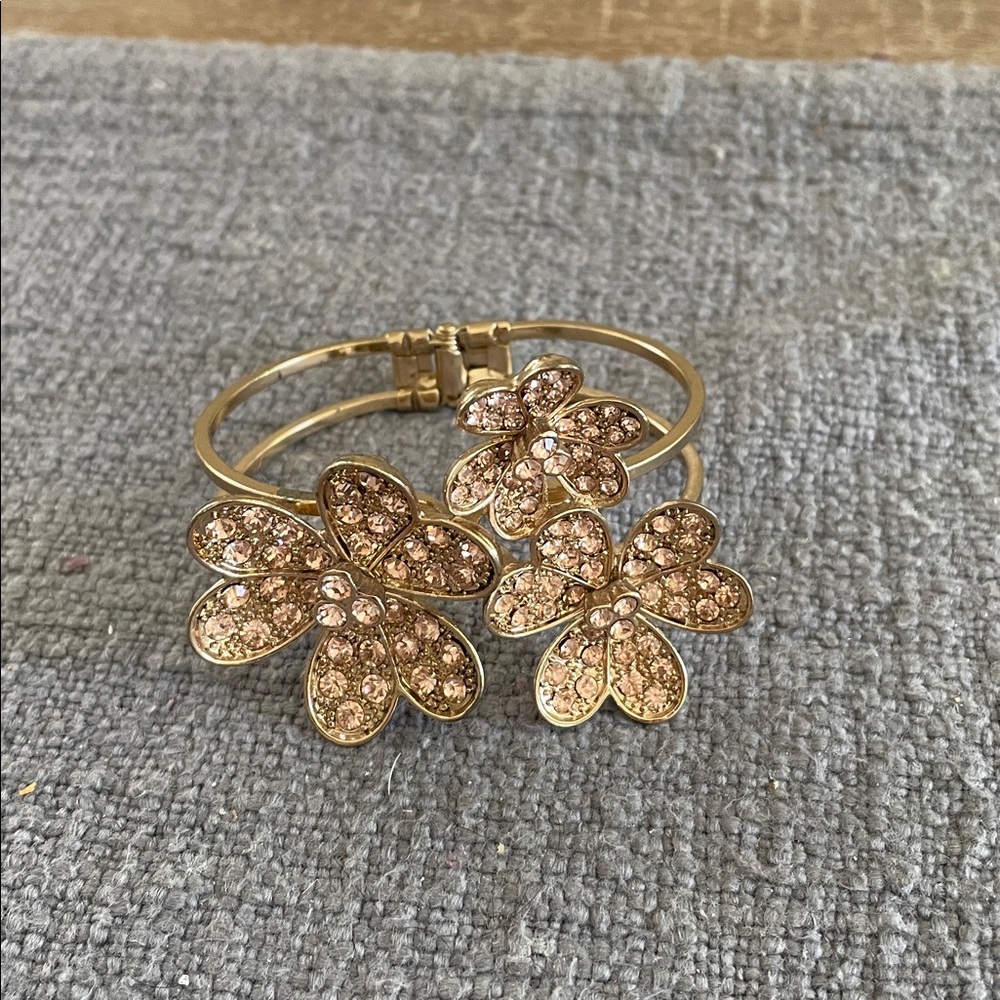 Vintage Gold Tone Cuff Bracelet w/Pink Floral Crystal Gemstones